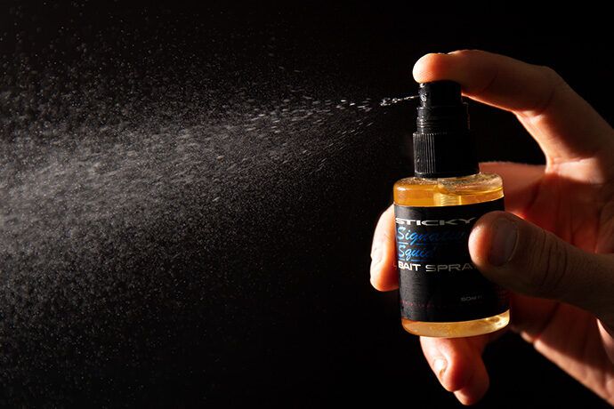 STICKY SIGNATURE SQUID BAIT SPRAY, Kalmāra Ēsmas pūšamais šķidrums 50ml