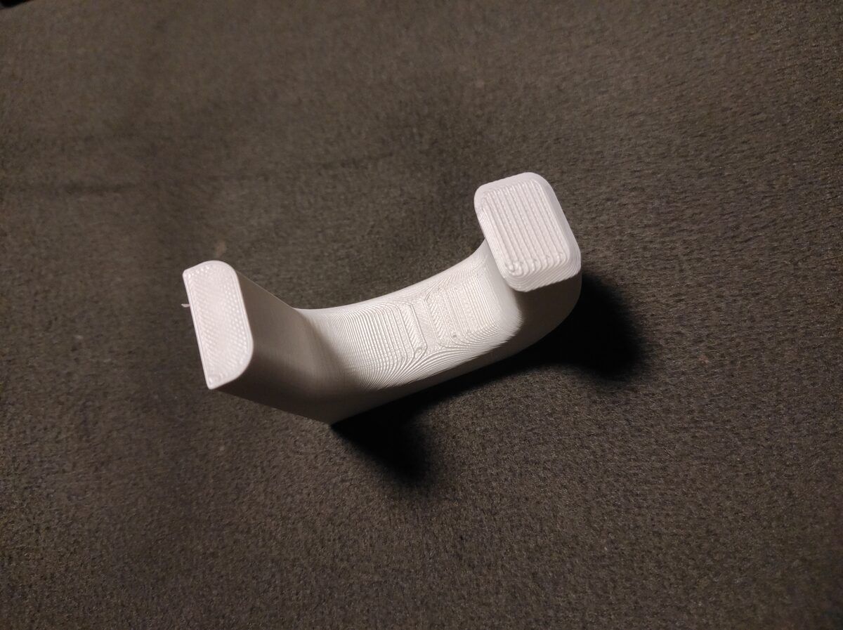 Stick to Wall Rod Holders / Balti un Melni Makšķeru Turētāji Līmējami pie Sienas