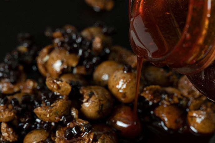 STICKY BLOODWORM GLUG, Motiļa garšas mērcēšanas šķidrums - 200ml