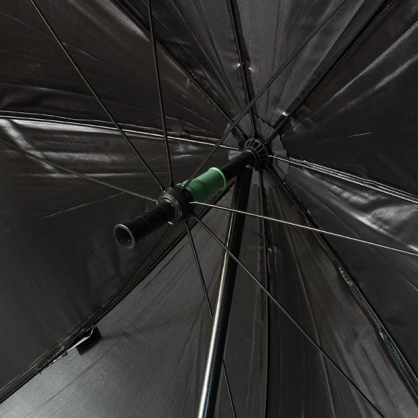 NGT 50" Deluxe Black Brolly , Deluxe Lietussargs saliecams uz sānu 210cm diametrs, melns