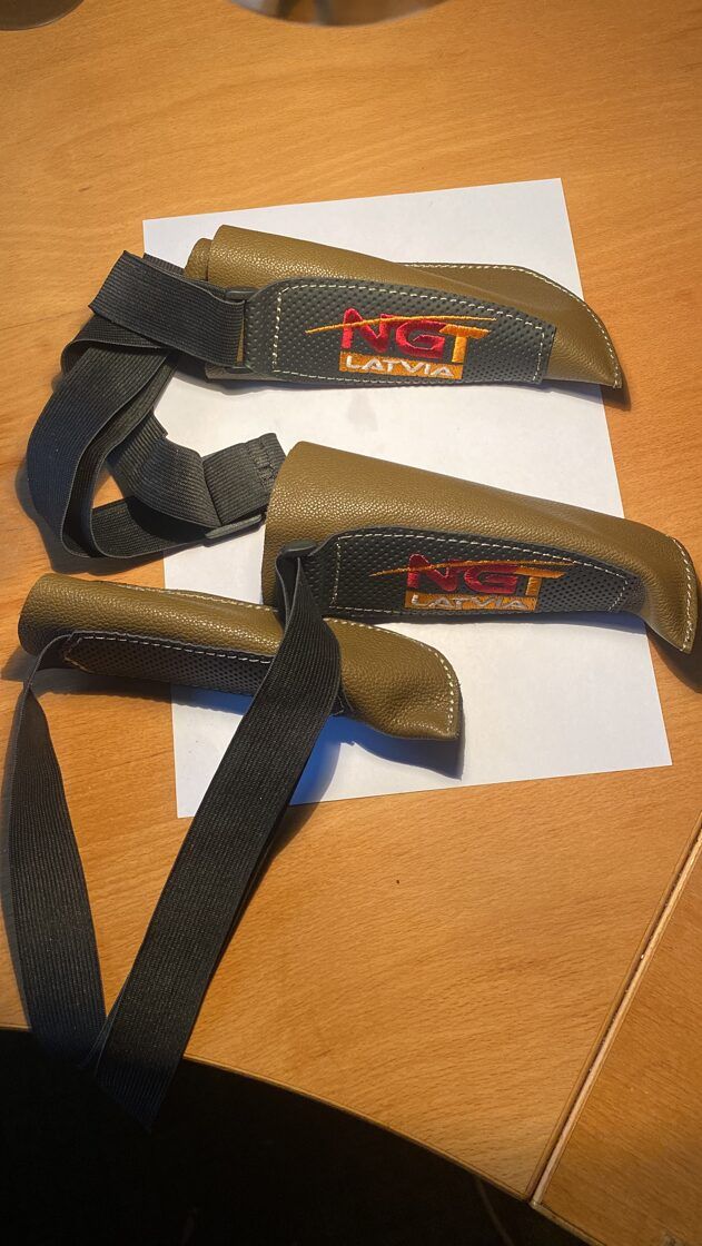 NGT ādas kātu turētāji(labākais kātu čehols, spices aizsargs, rod bag ar NGT logo)