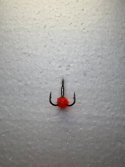 TOP1 Trīsžubura UV āķi ar ikru bumbiņām Fosfarizētas