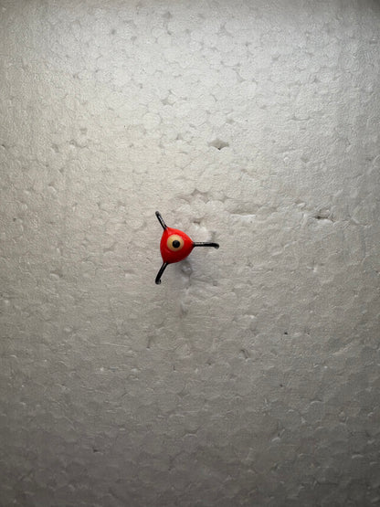 Trīsžubura āķis ar bumbiņu