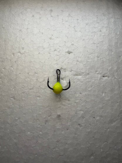 Trīsžubura āķis ar bumbiņu