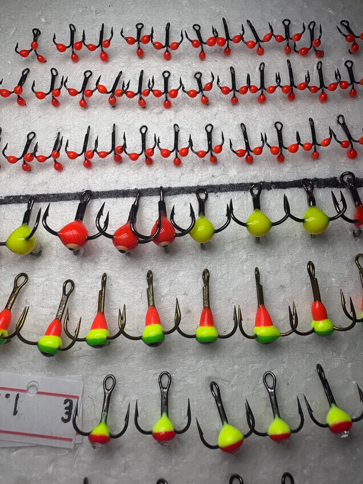 Trīsžubura āķis ar bumbiņu