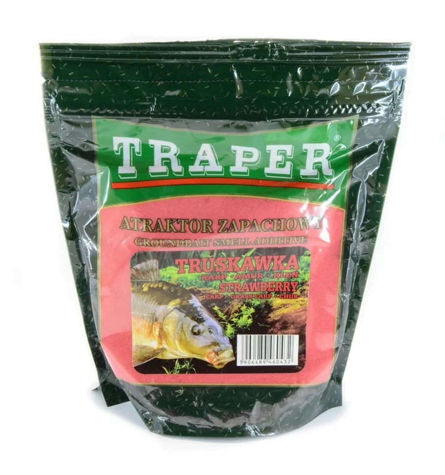 TRAPER Atraktor Strawberry 250g ir intensīvs zemeņu aromāta un garšas atraktors, kas īpaši paredzēts karpu dzimtas zivju pievilināšanai. Spēcīgais aromāts palīdz padarīt iebarojamo maisījumu izteiksmīgāku un ātrāk piesaistīt zivju uzmanību.

Īpaši noderīgs ūdenstilpēs ar augstu makšķerēšanas presingu, kur zivis regulāri sastopas ar dažādām ēsmām un standarta iebarojamais maisījums var nebūt pietiekami efektīvs. Zemeņu aromāts ir klasiska un pārbaudīta izvēle karpu, brekšu, līņu un citu miermīlīgo zivju cope