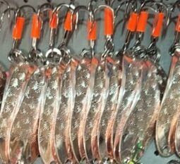 Top1 Spožo Taimiņu šūpiņš Akara - 18g ar āķi spožajiem / CU