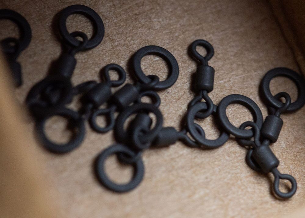 Griezuļi Kryston micro hook ring swivel black