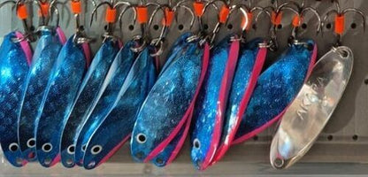 Top1 Spožo Taimiņu šūpiņš Akara - 18g ar āķi spožajiem