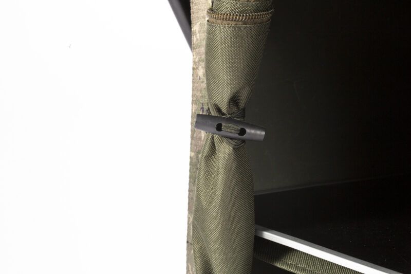 NASH Bank Life Dining Station, Kompakts ēdamgalds ar plauktiem