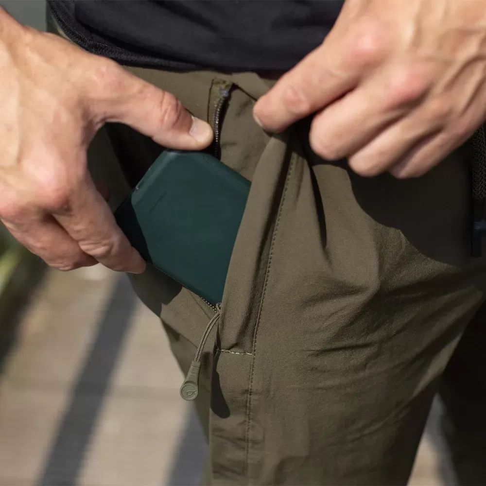 Korda Ultralite Olive Fishing Joggers / Bikses olīves zaļā krāsā