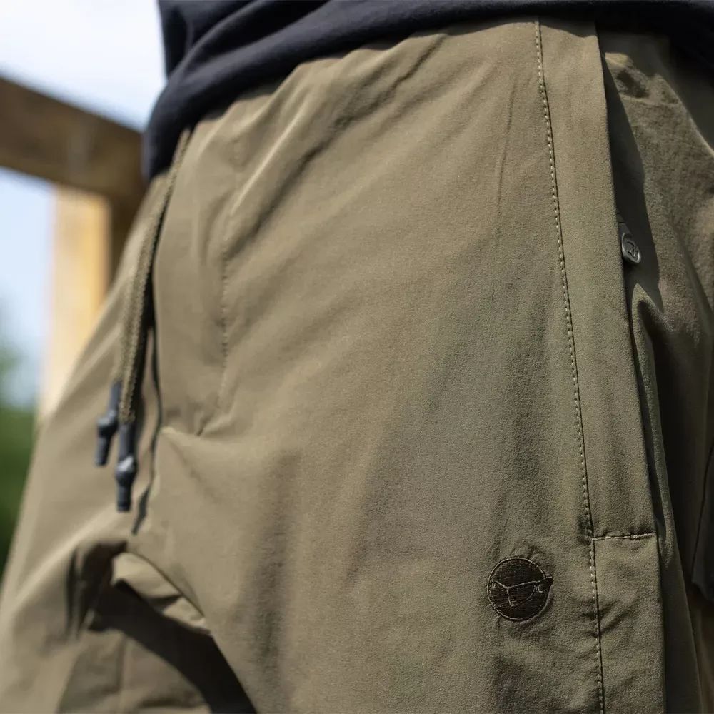 Korda Ultralite Olive Fishing Joggers / Bikses olīves zaļā krāsā