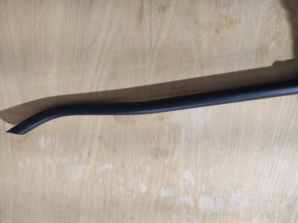 Metāla kobra ar izliekumu apaļa 70cm , 20mm