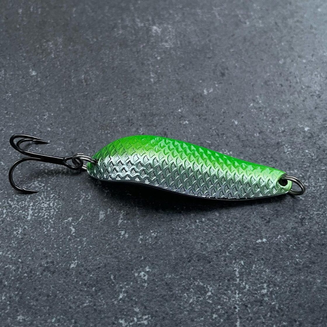 Šūpiņi Toxic Irony By Dmitry Beljajev - zaļi/sudraba spīdīgi - Made in Latvia 16/19/20/24/32g