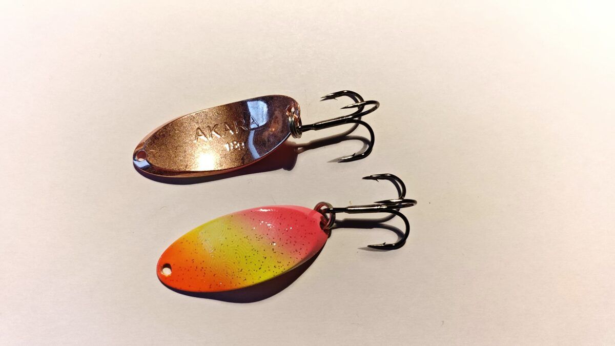 Top1 Spožo Taimiņu šūpiņš Akara - 18g ar āķi spožajiem