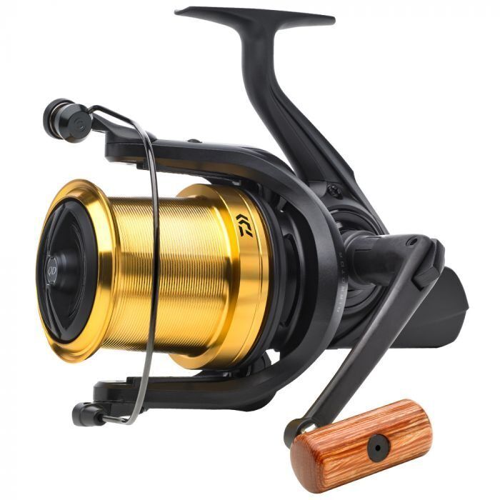 Daiwa 20 Emblem 45 SCW QD OT , Lielā karpu spole Zelta krāsā