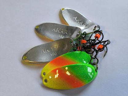 Top1 Spožo Taimiņu šūpiņš Akara - 18g ar āķi spožajiem