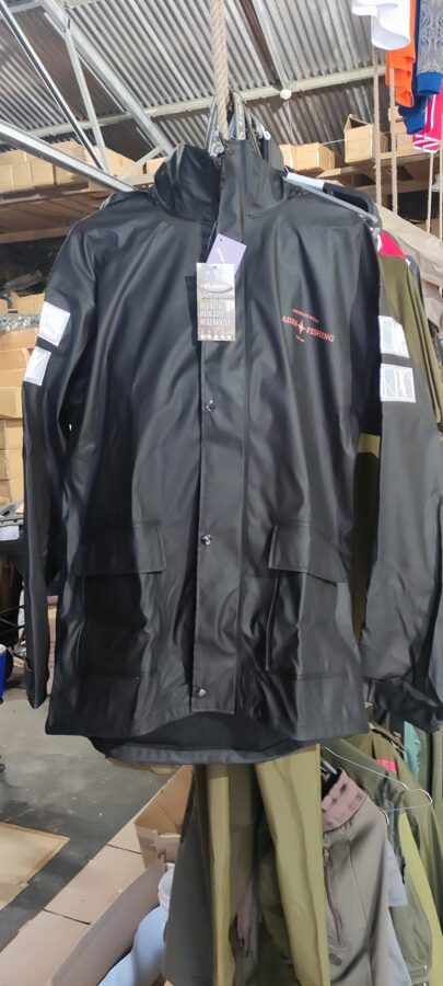 FLADEN FISHING Ūdensnecaurlaidīga jaka ar atstarotājiem - Melna, LARGE izmērs