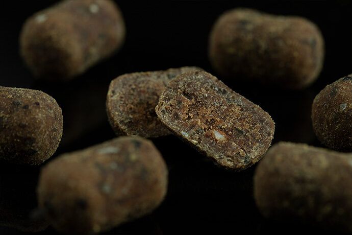 STICKY BLOODWORM DUMBELLS, Motiļa Cilindra formas boilas