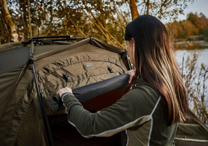 TRAKKER Tempest Brolly 100T Lietussarga nojume