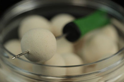 STICKY THE KRILL WHITE ONES WAFTERS, Baltās Krila puspeldošās boilas jeb Vafteri