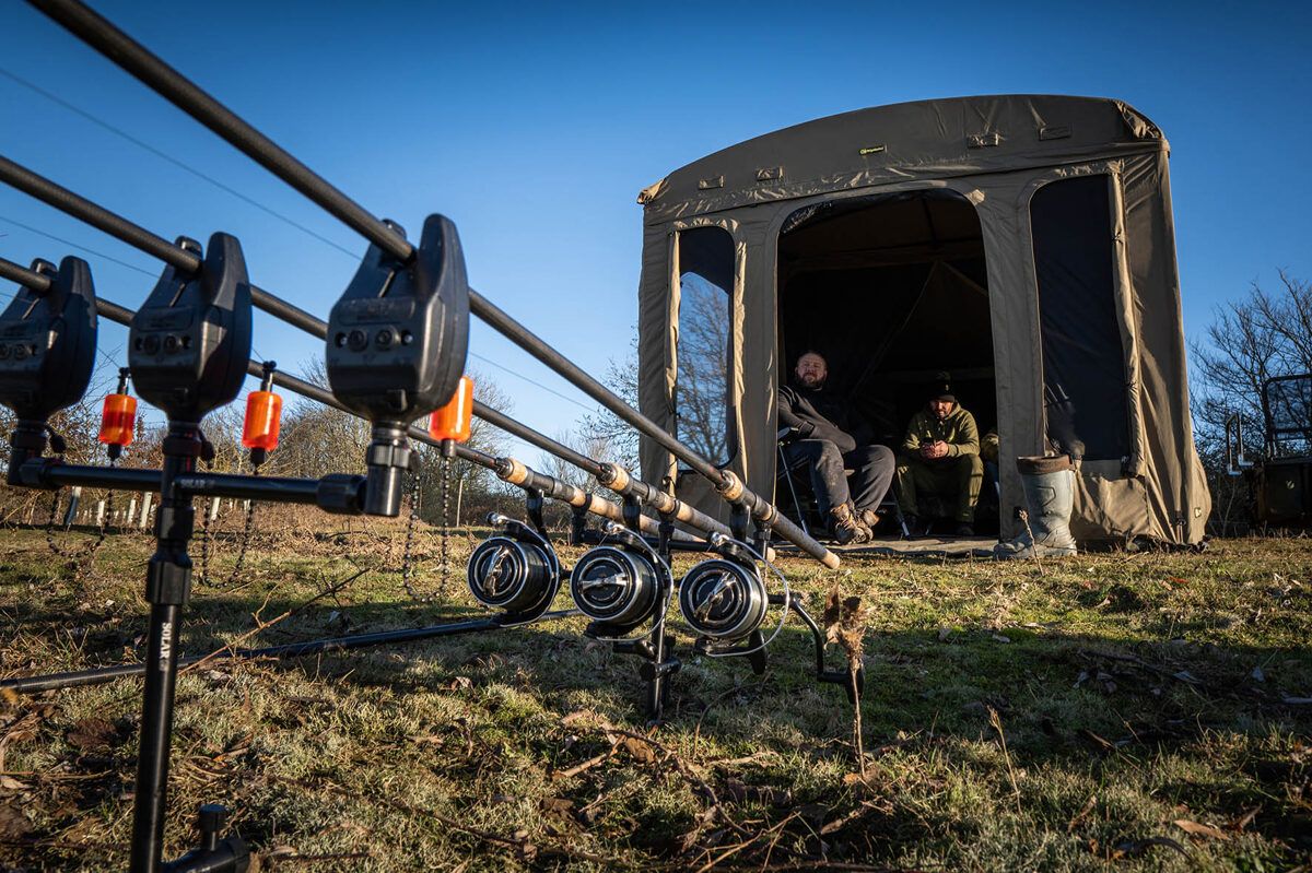 Ridge Monkey EscApe XF2 Compact with Plus porch extension, XF2 Kompaktā telts ar verandas paplašinājumu