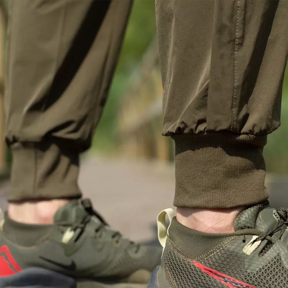 Korda Ultralite Olive Fishing Joggers / Bikses olīves zaļā krāsā
