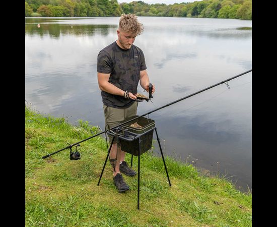 AVID Carp BAIT STATION & KIT, Iebarošanas stacija un komplekts