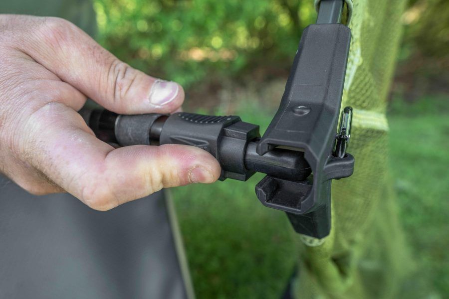 KORUM FAST NET HEAD, Uztveramais tīkls ar ātri atlokāmu kāta vītni - 22"(56cm) un 26"(66cm)