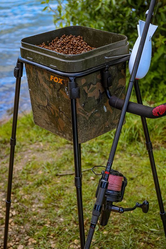 FOX SINGLE BUCKET SPOMB STAND KIT, Spod iebarošanas stacija vienam spainim
