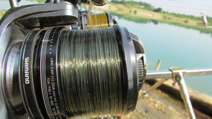 KATRAN Synapse Carp CAMO monofīlā aukla ar camo krāsojumu - 1000metri