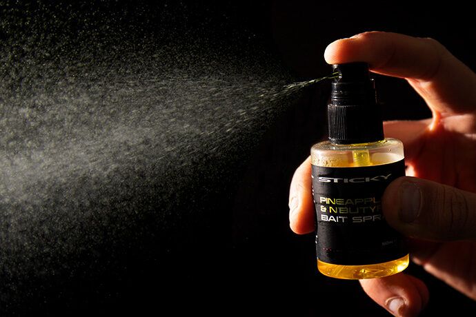 STICKY PINEAPPLE & N'BUTYRIC BAIT SPRAY, Ananāsu/Sviestskābes garšas Ēsmas pūšamais šķidrums