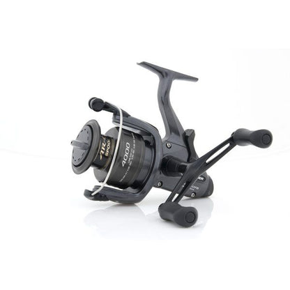 SHIMANO Baitrunner DL 2500 FB Front Drag, Karpu un fīdera spole ar baitrunner