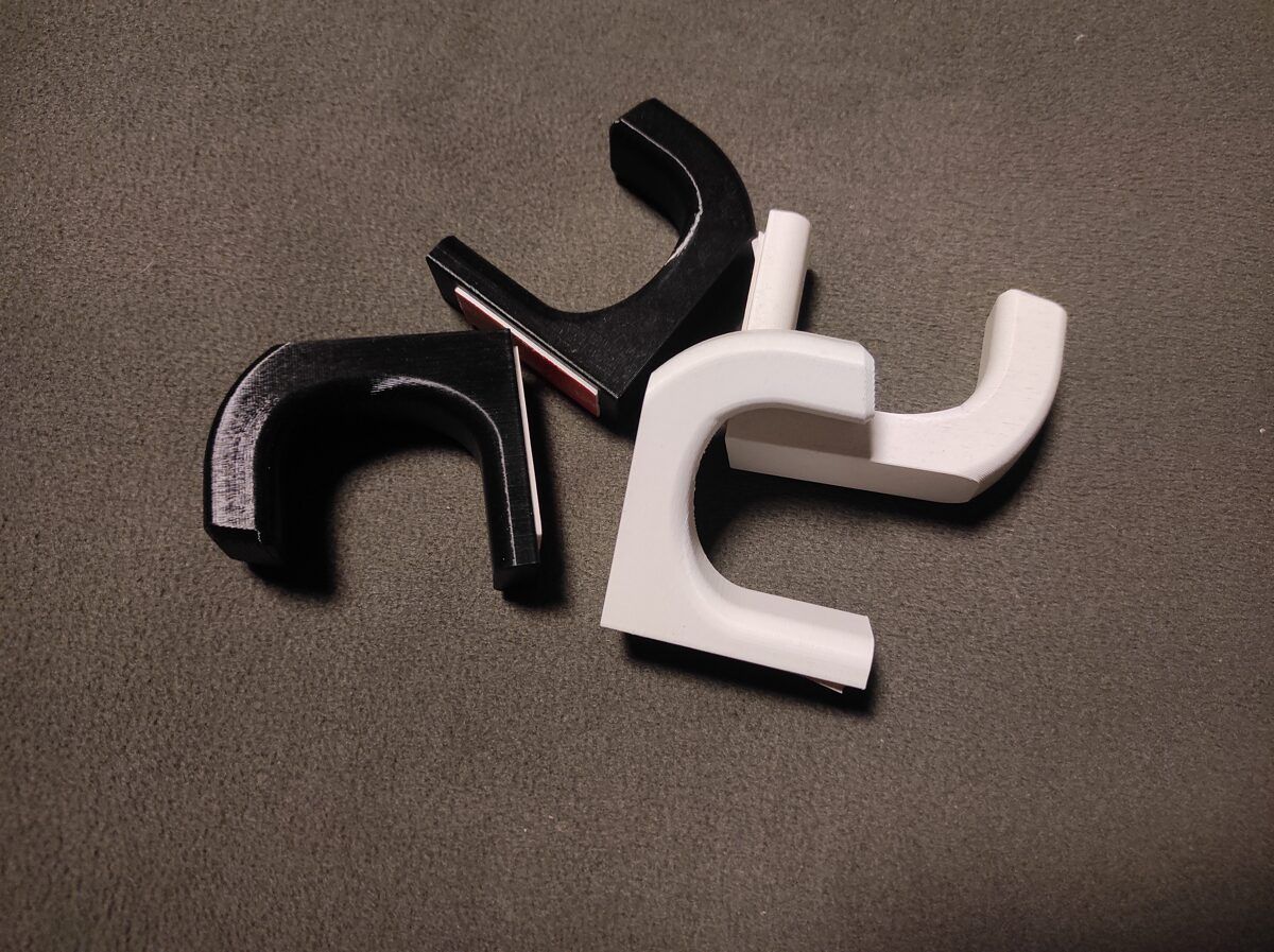 Stick to Wall Rod Holders / Balti un Melni Makšķeru Turētāji Līmējami pie Sienas