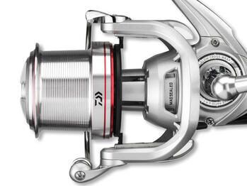 DAIWA EMBLEM SURF 35 SCW QD Lielā karpu un jūras Surf tipa spole