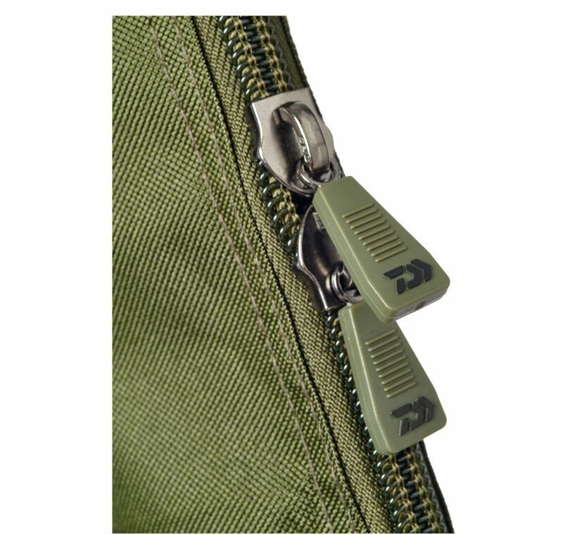 DAIWA BLACK WIDOW Rod Sleeve 13FT, 1 makšķerkāta soma 13ft/3.9m kātiem