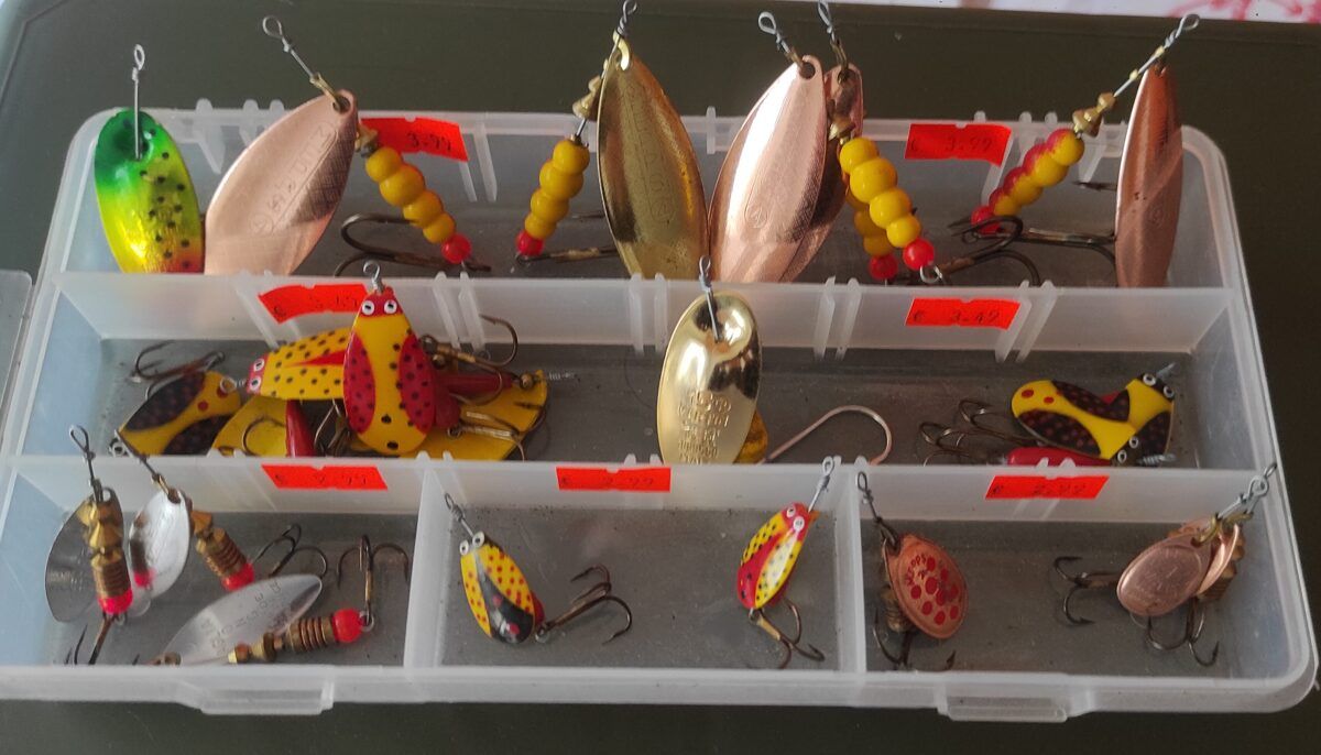 IZPĀRDOŠANAS PRECE - SPOON SPINNERS / ŠŪPIŅŠ