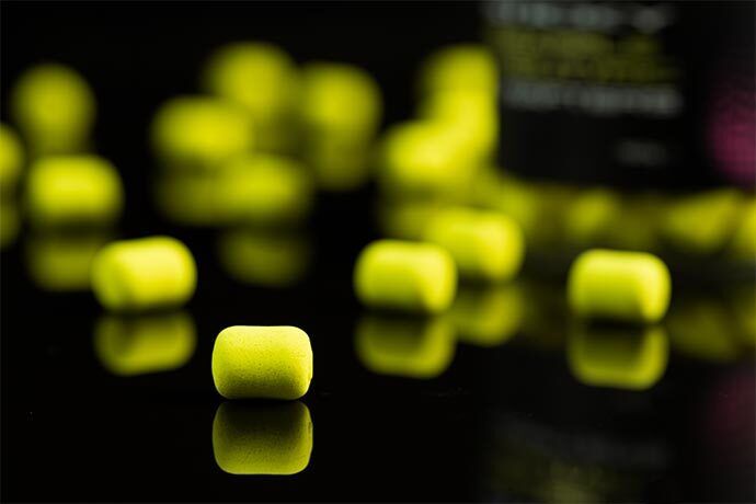 STICKY PINEAPPLE & N'BUTYRIC WAFTERS, Ananāsu/Sviestskābes puspeldošās boilas jeb vafteri 12x14mm