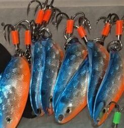 Top1 Spožo Taimiņu šūpiņš Akara - 18g ar āķi spožajiem