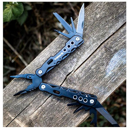 Trakker Multi-Tool, Multi funkcionāls nazis plus vēl 13 instrumenti