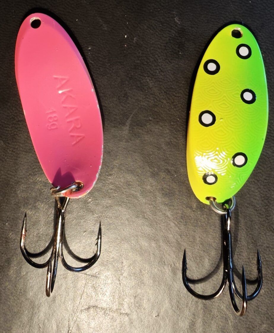 Top1 Spožo Taimiņu šūpiņš Akara - 18g ar āķi spožajiem