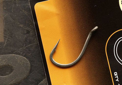 FOX Edges Armapoint Stiff Rig Straight, Āķis ar taisnu un asu galu un izliektu aci