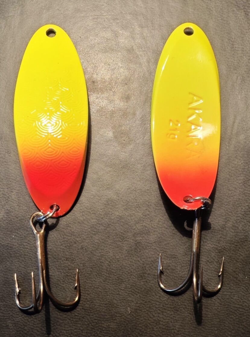 Top1 Spožo Taimiņu šūpiņš Akara - 18g ar āķi spožajiem