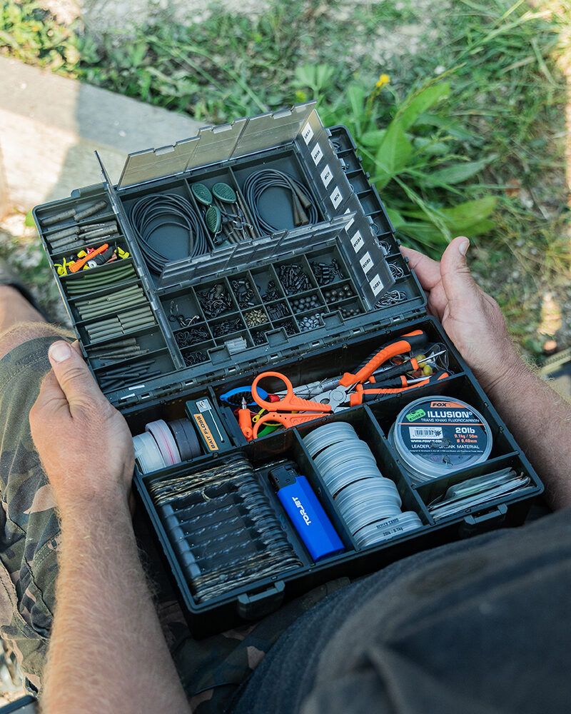 FOX MEDIUM TACKLE BOX