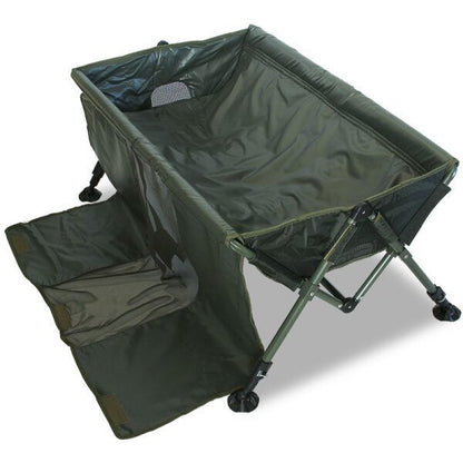 NGT Quick Folding Carp Cradle , Ātri saliekamais karpu šūpulis ar dubļu kājām .