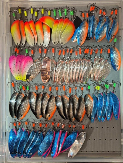 Top1 Spožo Taimiņu šūpiņš Akara - 18g ar āķi spožajiem