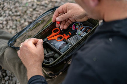 FOX AQUOS CAMO RIG BOX AND TACKLE BAG , Ūdensizturīga pavadu un sīkumu kaste