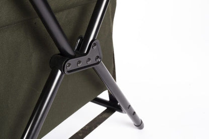 NASH Bank Life Dining Station, Kompakts ēdamgalds ar plauktiem