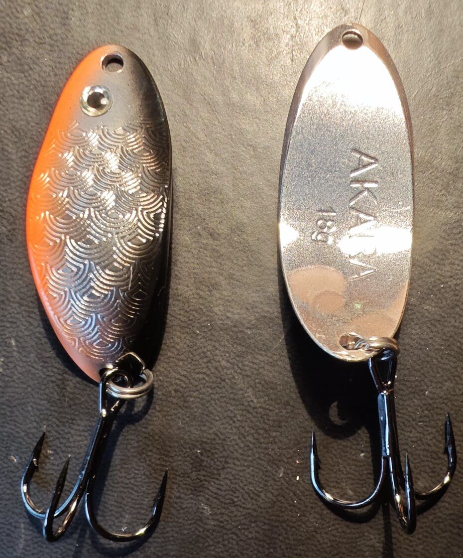 Top1 Spožo Taimiņu šūpiņš Akara - 18g ar āķi spožajiem