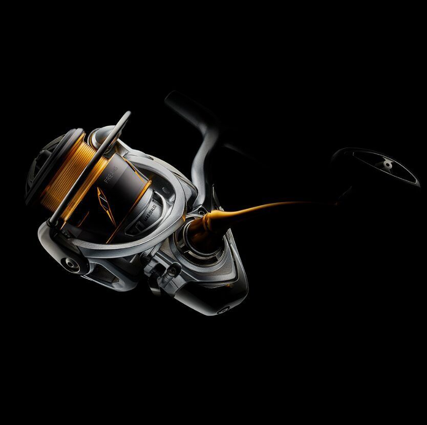 Spole Daiwa 21 FREAMS LT2500-XH